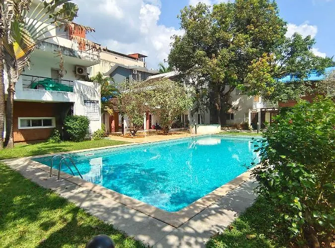 Villa M Solitude: Beachside Pool Villa with Breakfast in Candolim